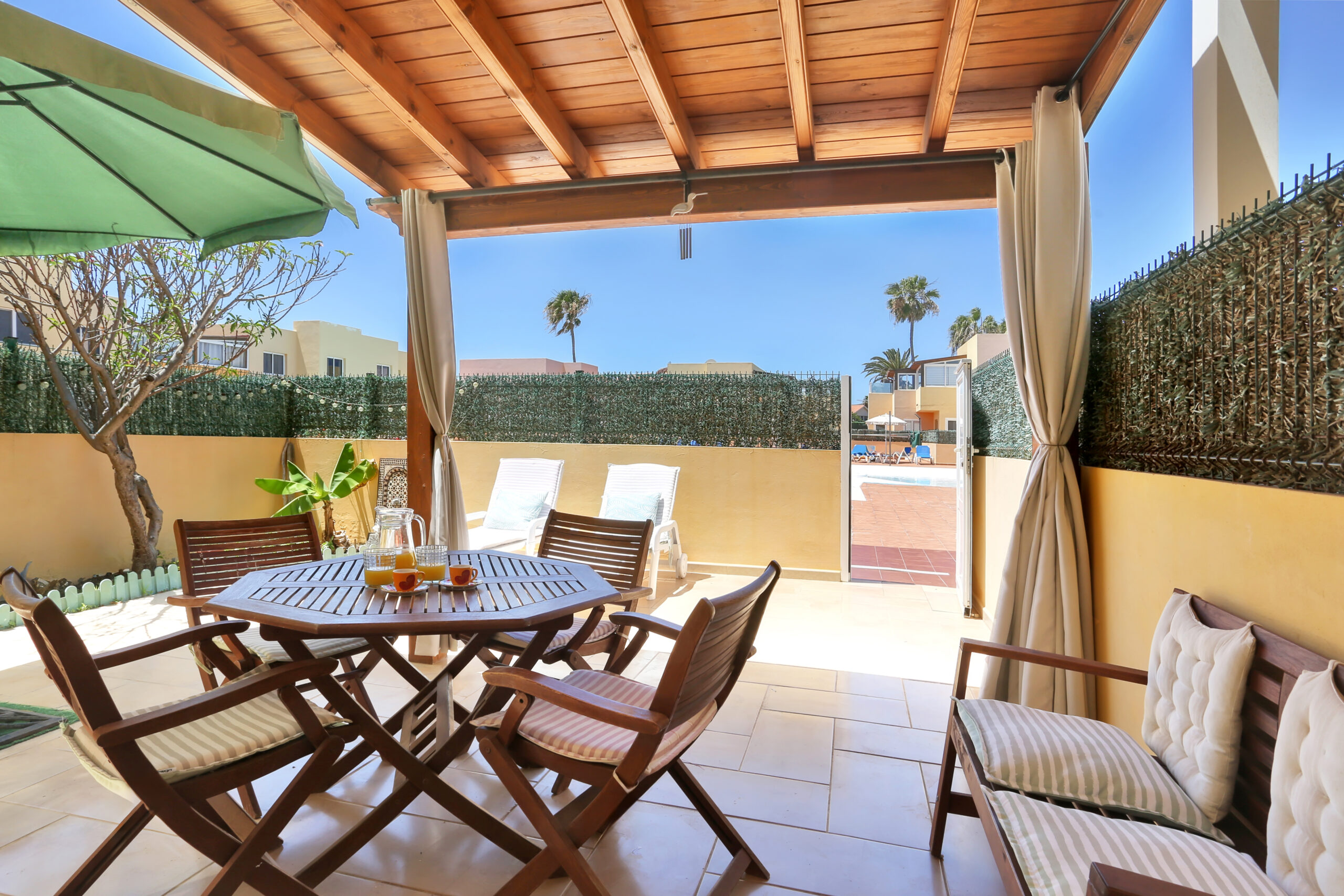 Los Maestros, Los Delfines Corralejo